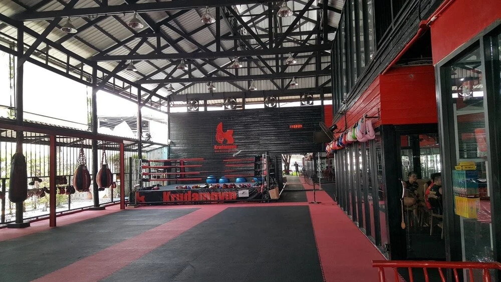 KruDam Gym Hostel
