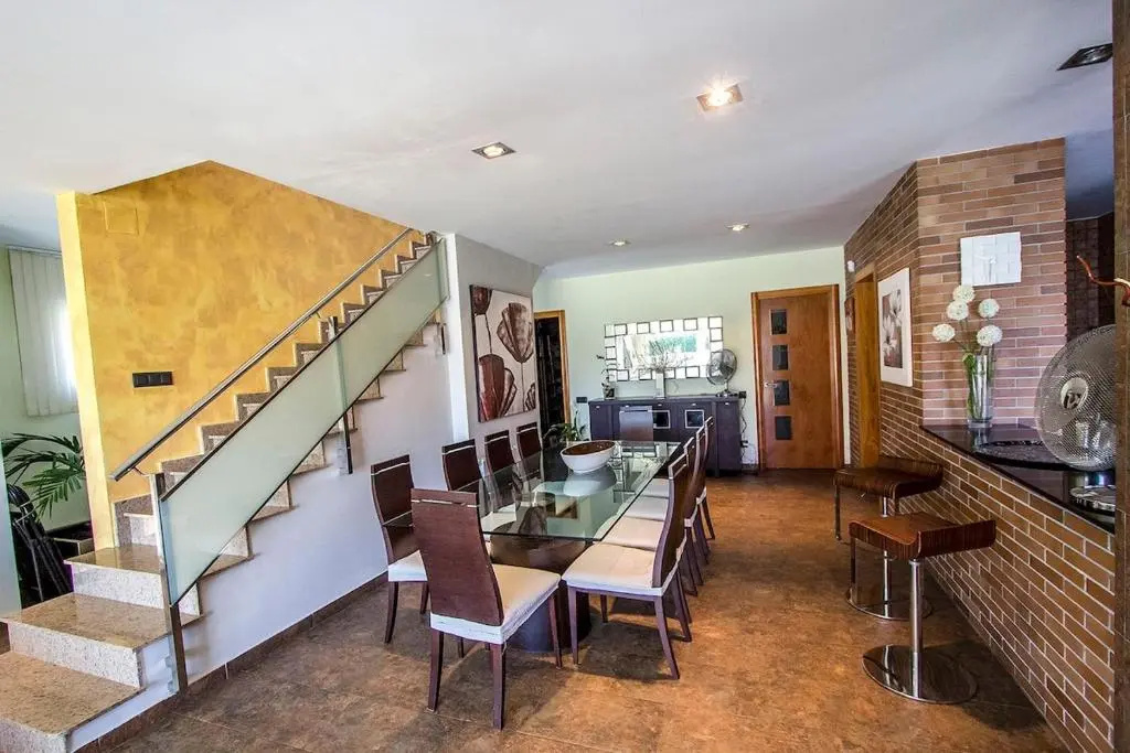 Catalunya Casas Modern and spacious with private pool close to BCN