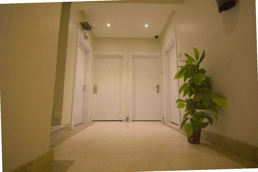 Aram House Hotel Apartments