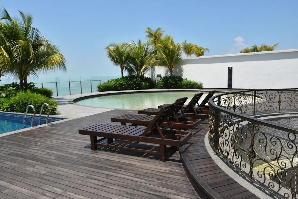 Silverscape Residence Studio Suite by MJ Holiday