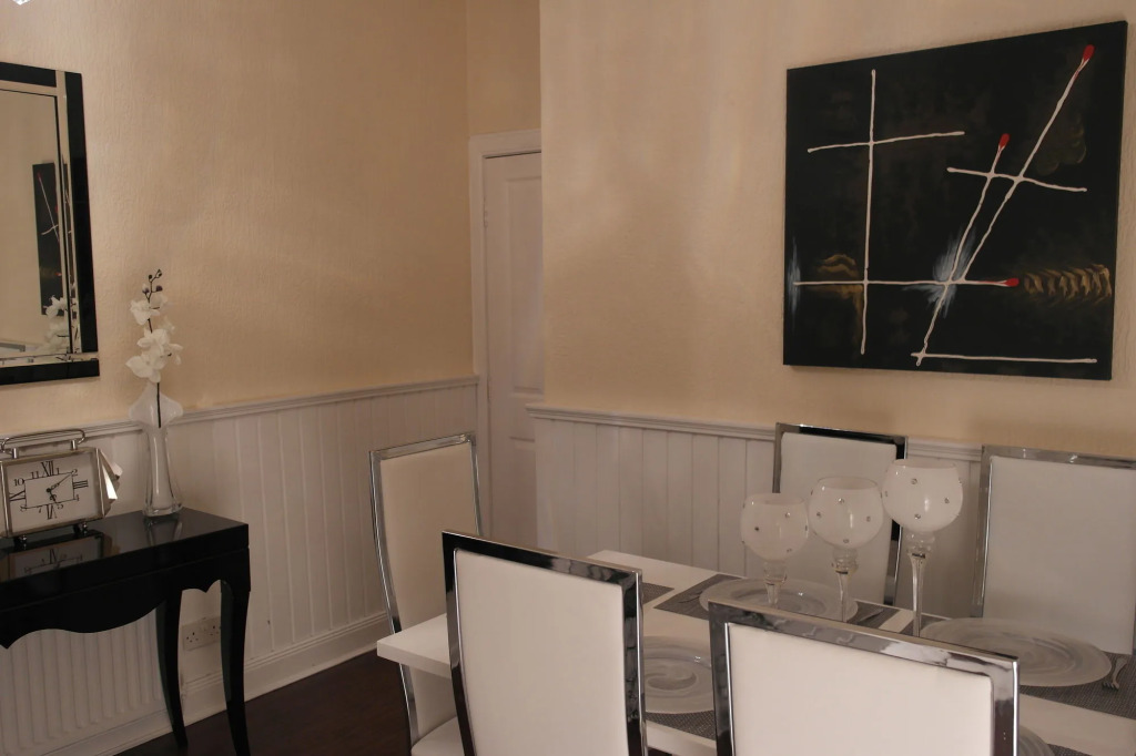 Robert The Bruce Apartment