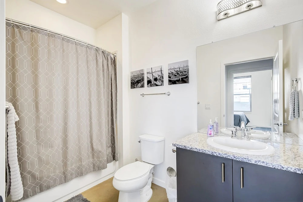 2BR Loft in the Heart of Denver Sleeps 8