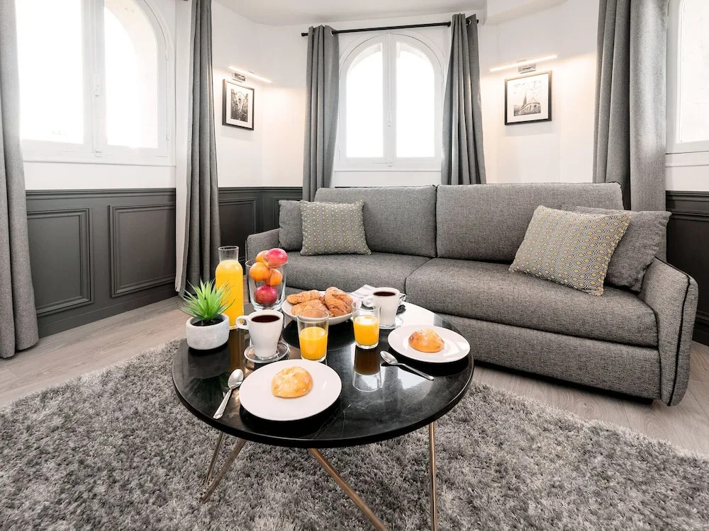 Luxury 2BDR Le Louvre I by Livinparis