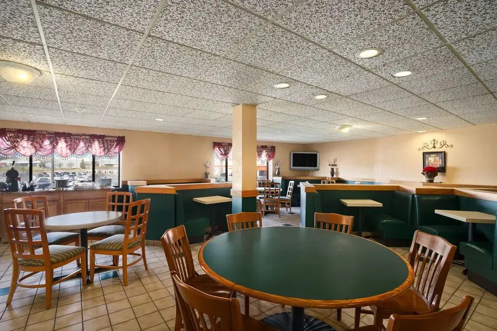 Super 8 Waukesha