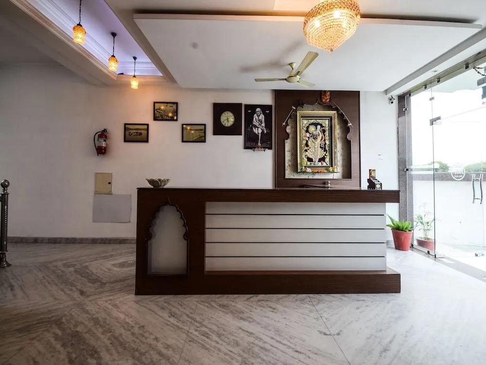 OYO 28253 Jmd Palace