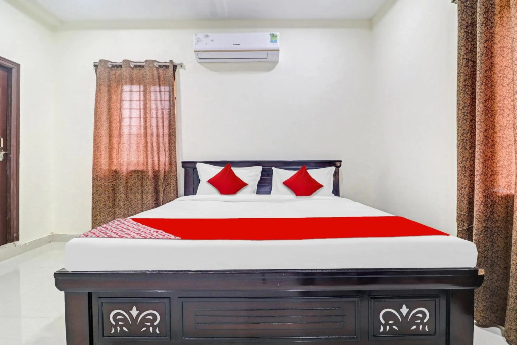 OYO Flagship 70323 Ayyappa Residency