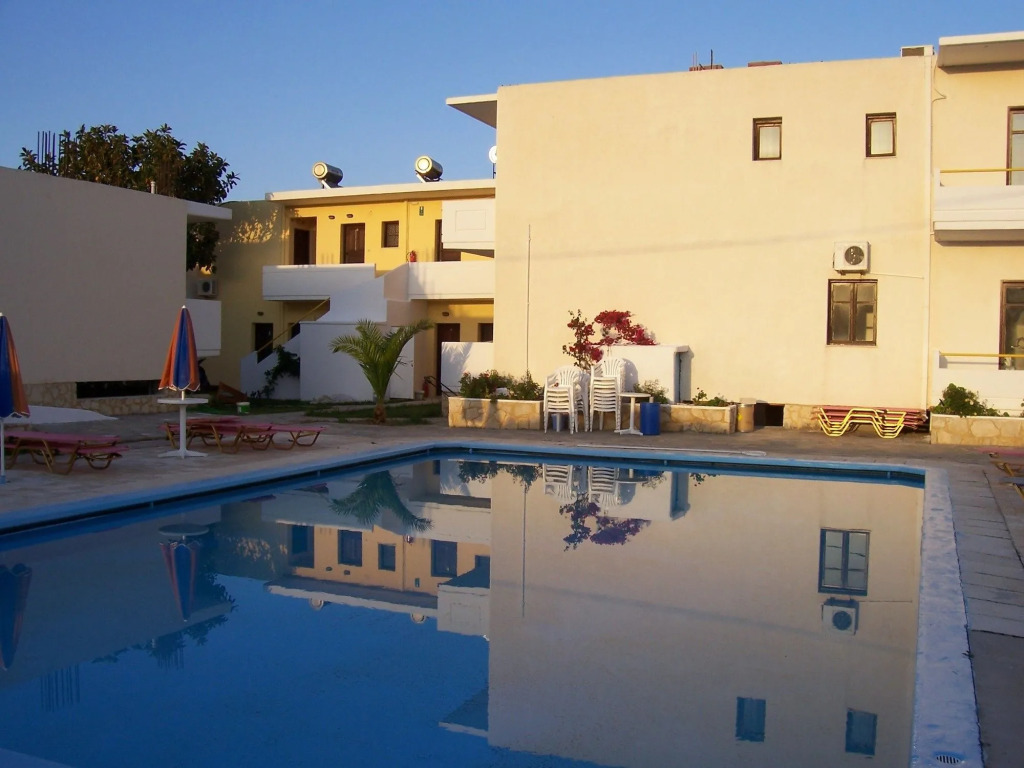 Karmi Studios & Apartments