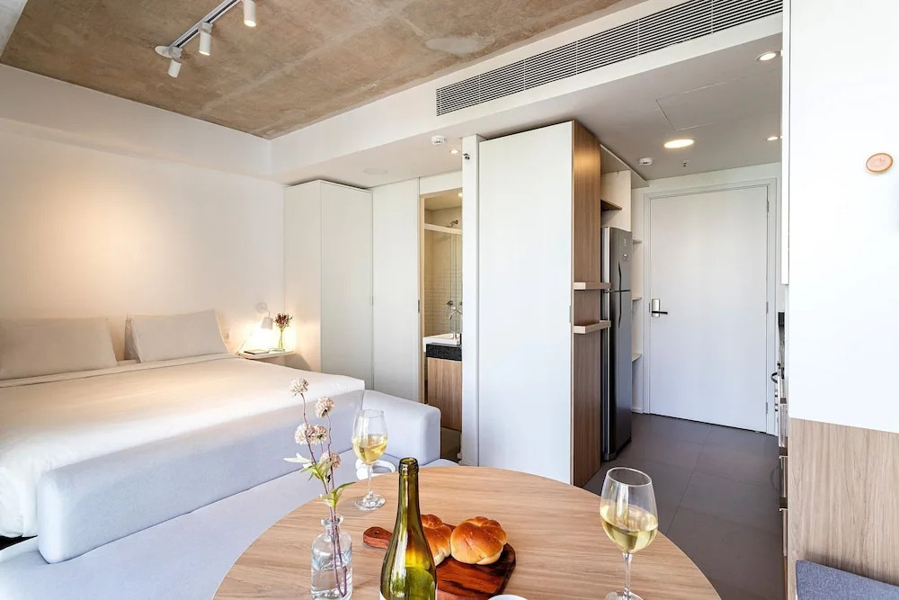 Onze22 by Viva - Estúdios Modernos a 400m do Metrô Vila Madalena com Piscina no Rooftop