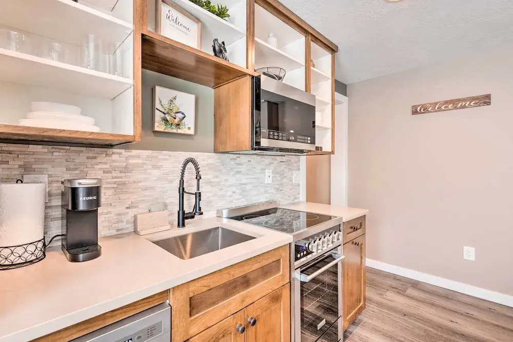 Short Drive to State Parks: Herber City Apt
