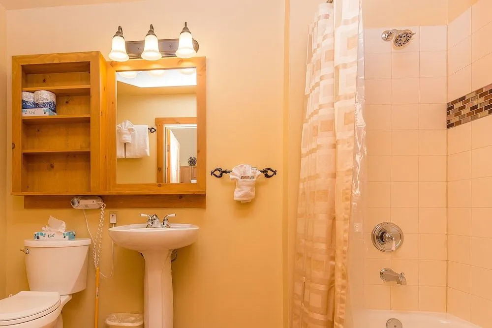 Expedition Station #8628 - 1 Br Condo