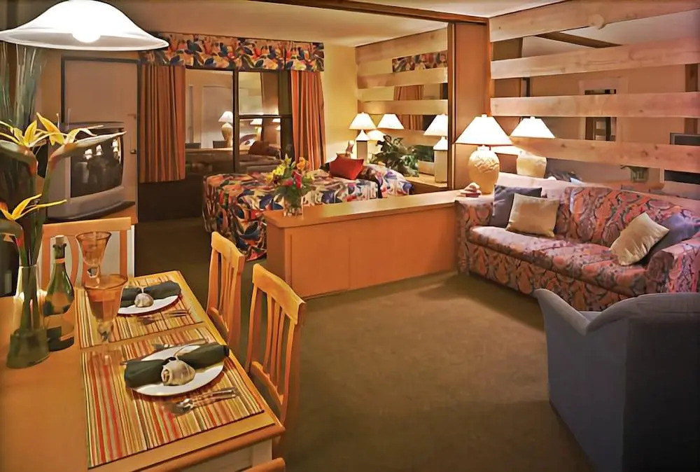 Dolphin Beach Club