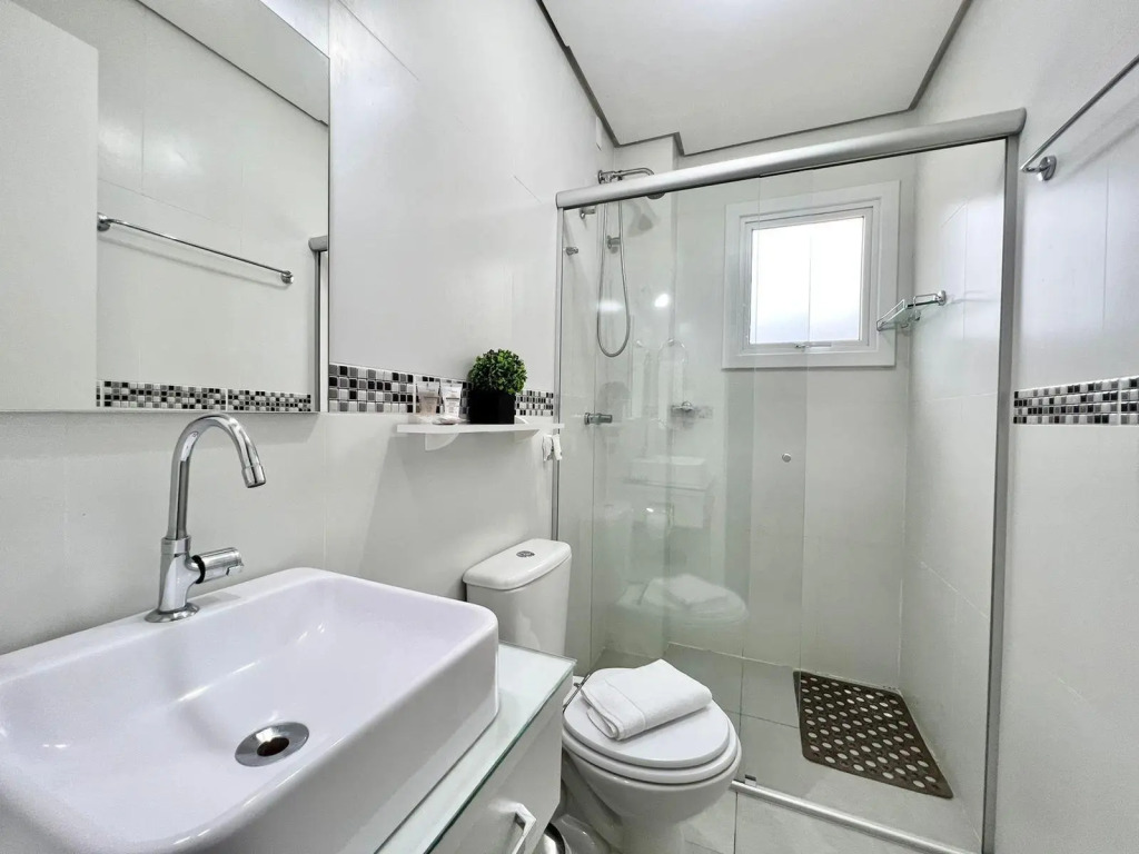 Linda Casa 2 Suítes E 2 Dormitórios Em Condomínio   10 Pessoas