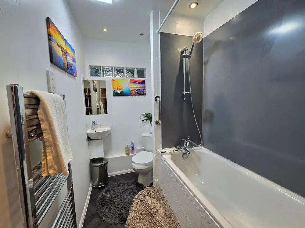 Cozy 4 Bedroom House in the Heart of Brixton