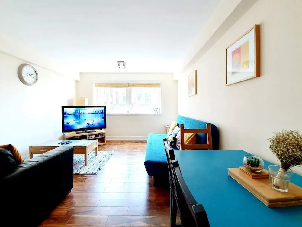 Stunning Spacious  Flat In Glasgow City