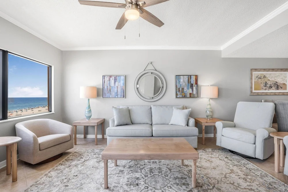 Four Seasons 502-e Fishing Pier Newly Remodeled 3 Bedrooms