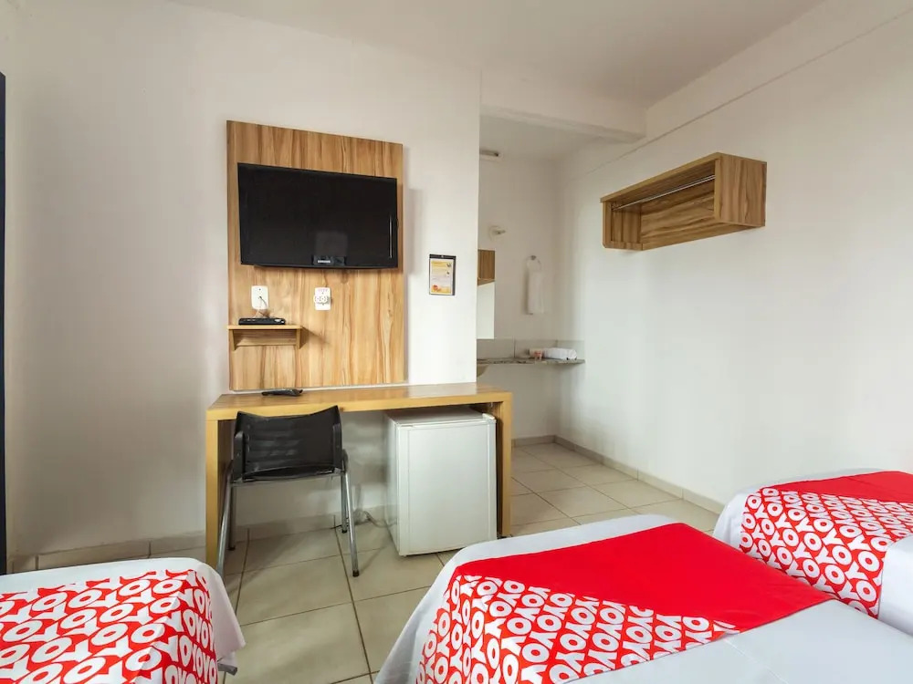 CR Hotel Bueno