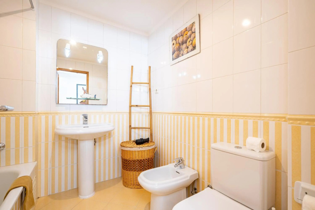 Apartamento Sra. da Rocha by Portugalferias
