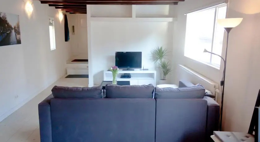 The Burret Houseboat