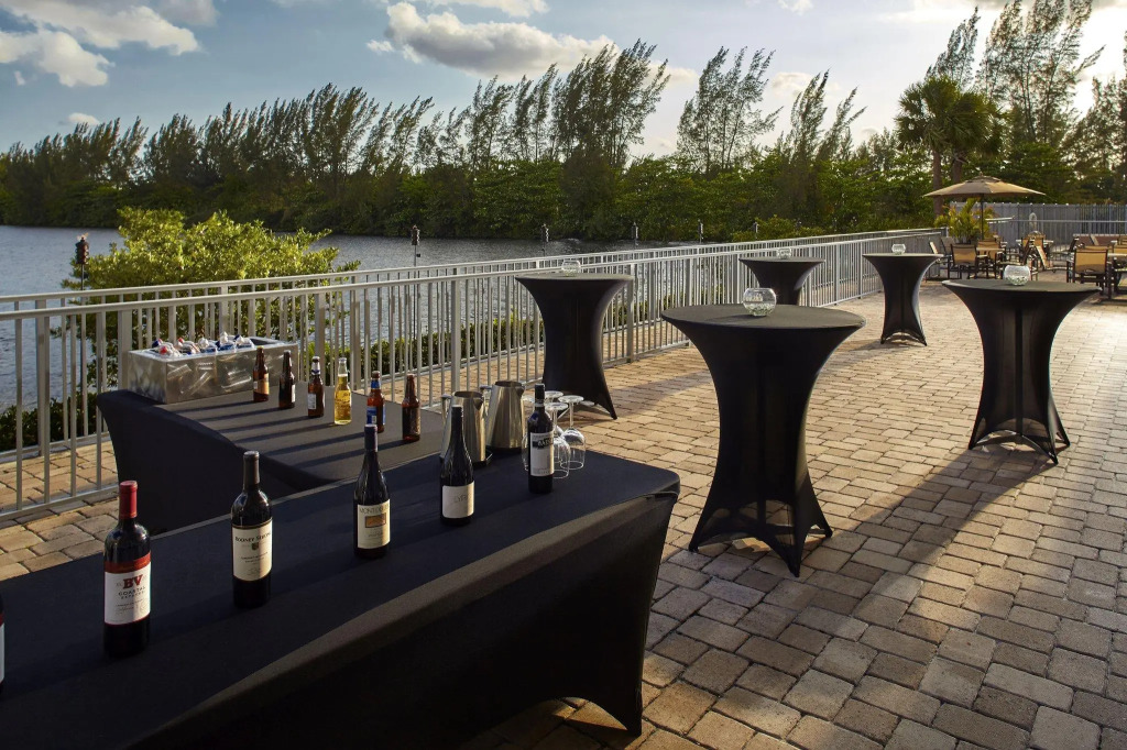 Holiday Inn Express Miami Airport-Blue Lagoon Area by IHG