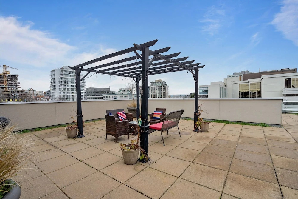 Heritage Conversion Family Condo in Downtown Victoria