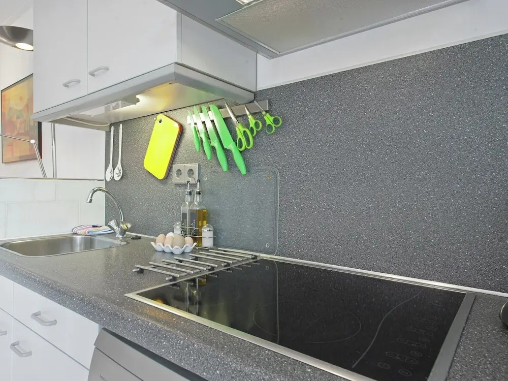 Beautiful Holiday Home Near Lawn Bowling in Krabbendam