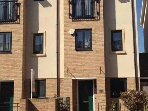 Accommodation Circus Drive