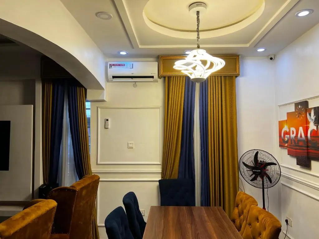 New Luxury 3 bedroom Duplex with private gym and close to Ikeja Airport