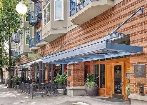 Belltown Court Seattle Urban Retreat