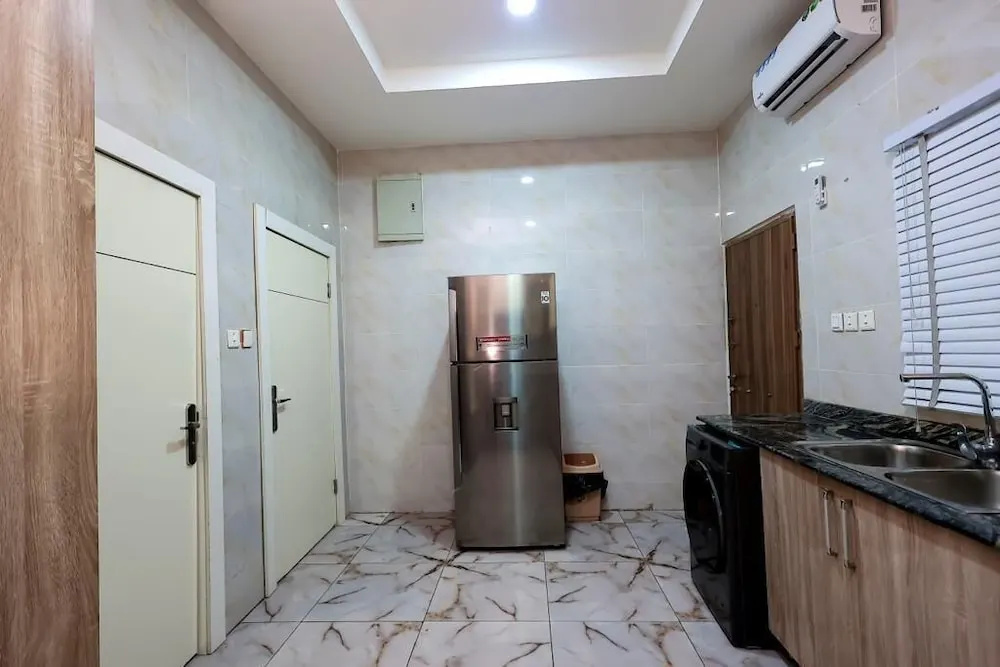 15 Sule Olusesi Rd