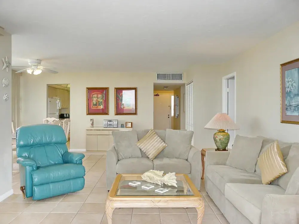 Beachfront Condo With Pool/views From two Balconies