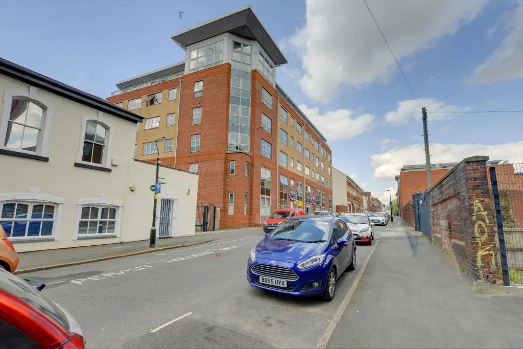 Lovely & Calm 2Bd Executive Eco-Apartment I Parking I Pet Friendly