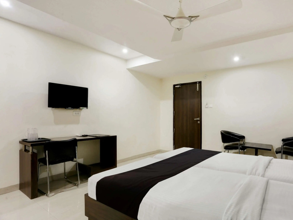 Hotel O Halcyon Deccan Inn