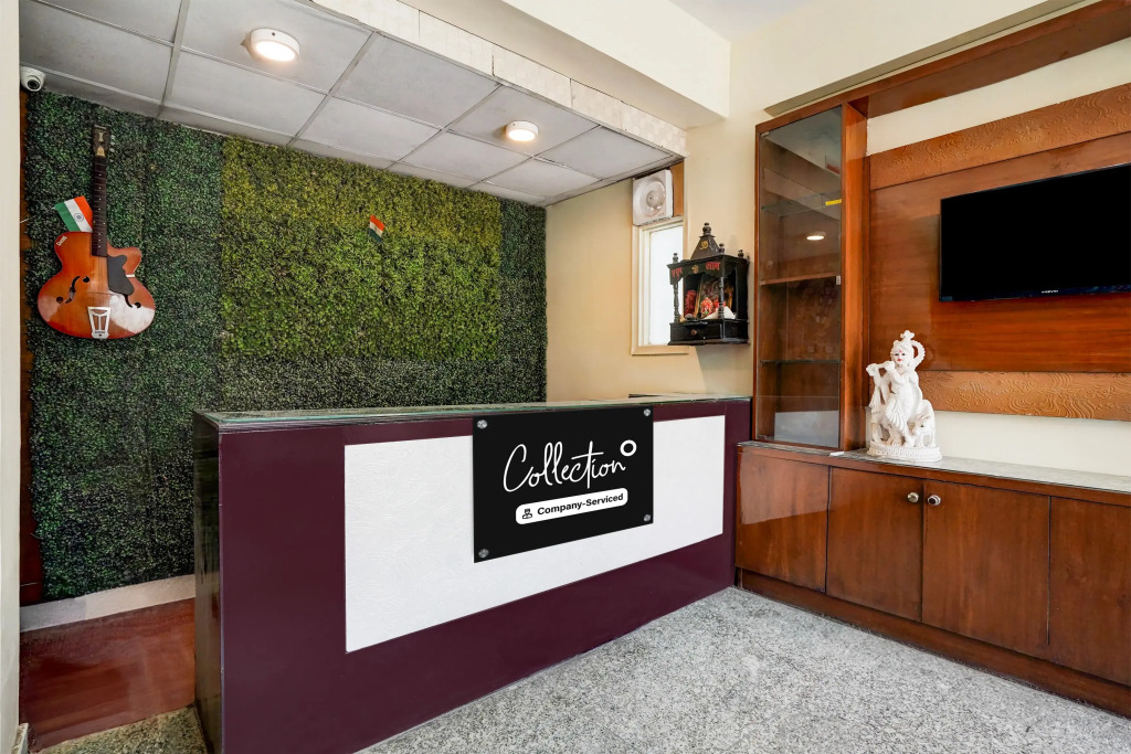 Super Collection O Sector 70 Noida