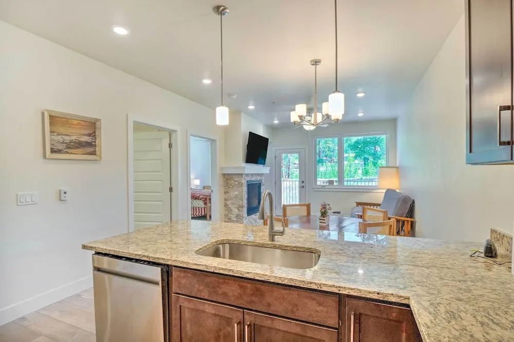 7 Mi to Arapahoe Basin Ski Area: Keystone Condo