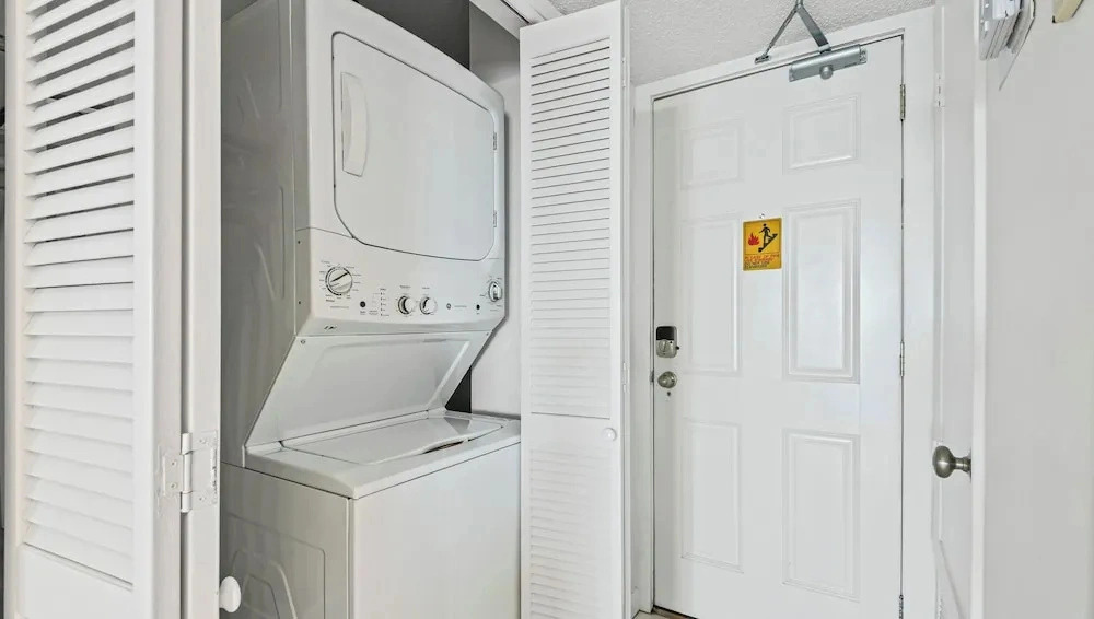 12th-floor Gulf Views w/ Private Beach + Free Tickets: Dolphin Cruise & More