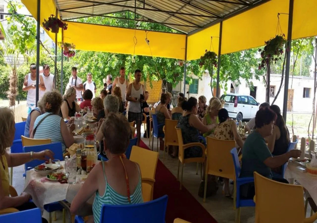 Hotel Droni