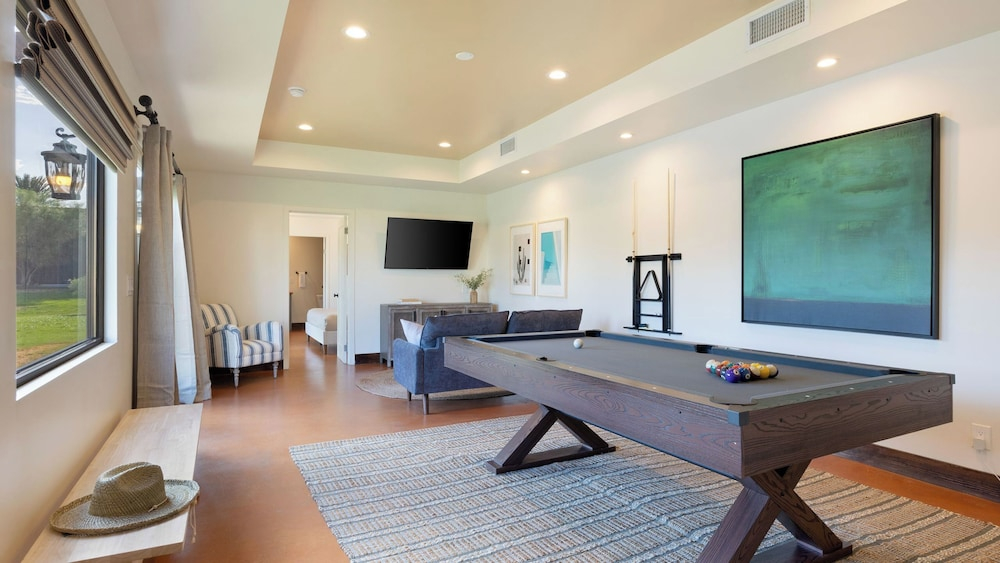 Sleeps 20! Architectural Mansion w/ Pool, Indoor Tennis Court, Game Room Starlight Estate by Avantstay