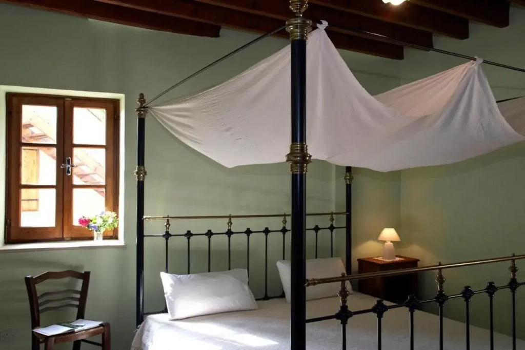 Porfyrios Country House