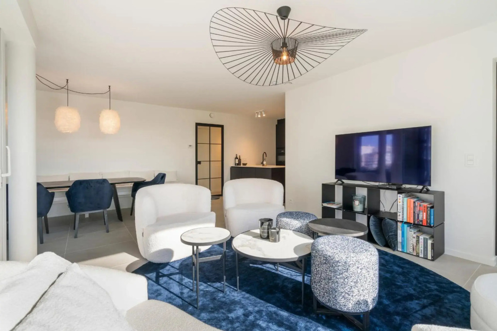 The Waves-Luxurious 3bedroom app w big terrace & garage