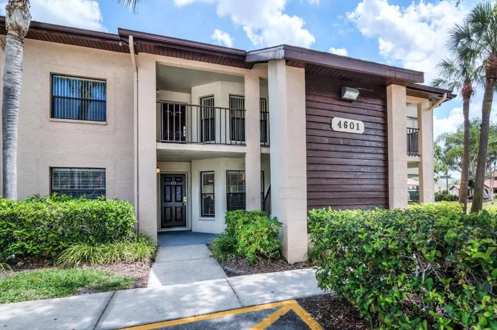 4601 W 46th Street court