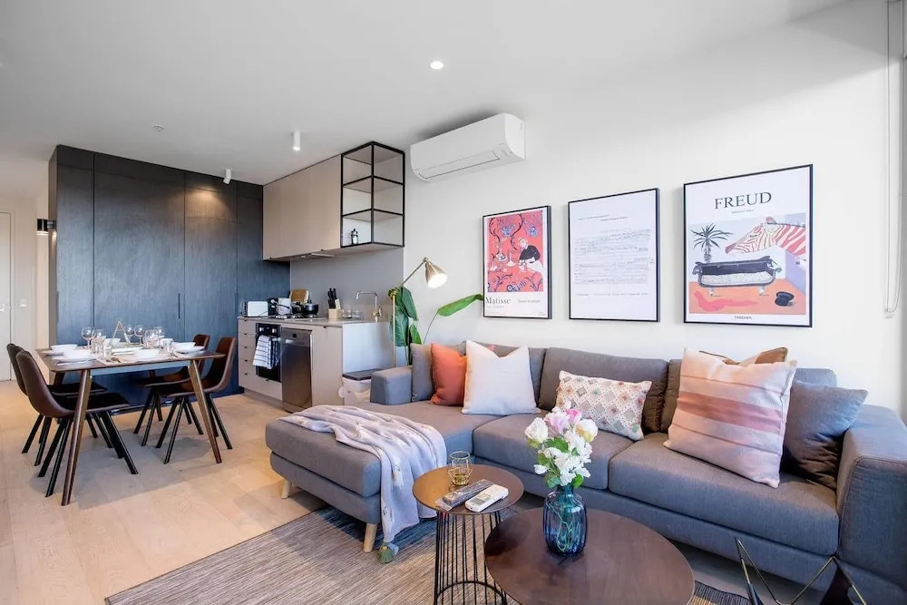 Comfy Sweet Home in Parkville with Netflix