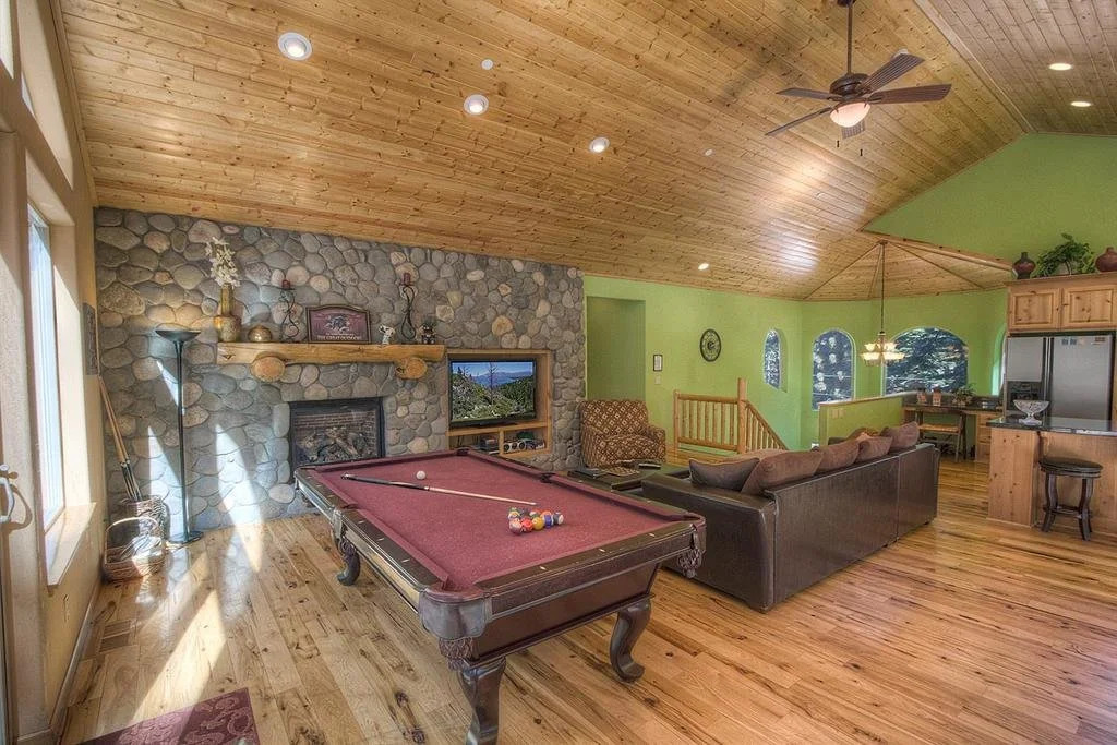 Awesome 6 Bedroom South Lake Tahoe Home by RedAwning