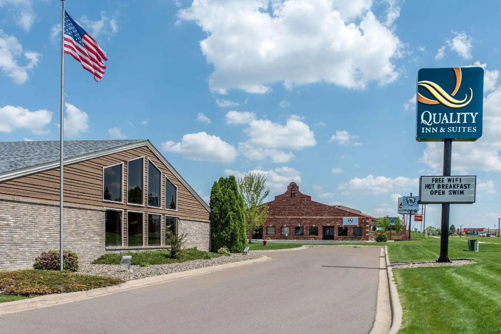 New Prague Inn & Suites, New Prauge