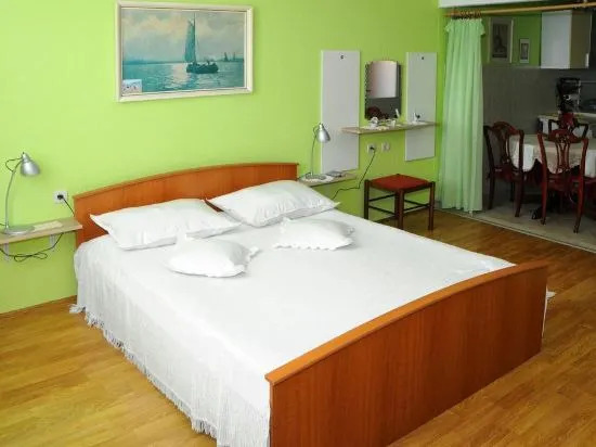 Apartments Nizetic at Waterfront