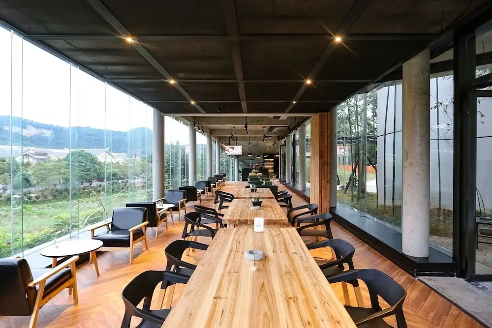 Zhangjiajie Yu Realm Hotel - Ancient Charm - Modern Luxury - Your Perfect Journey - A single pick-up or drop-off