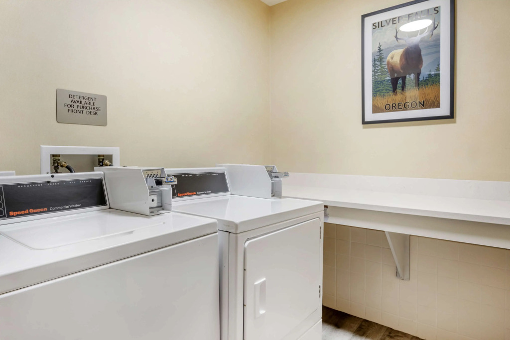 Eagle's View Inn & Suites