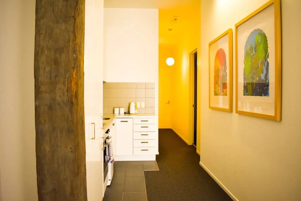 Light-filled 2 Bedroom Abode in Heart of the City