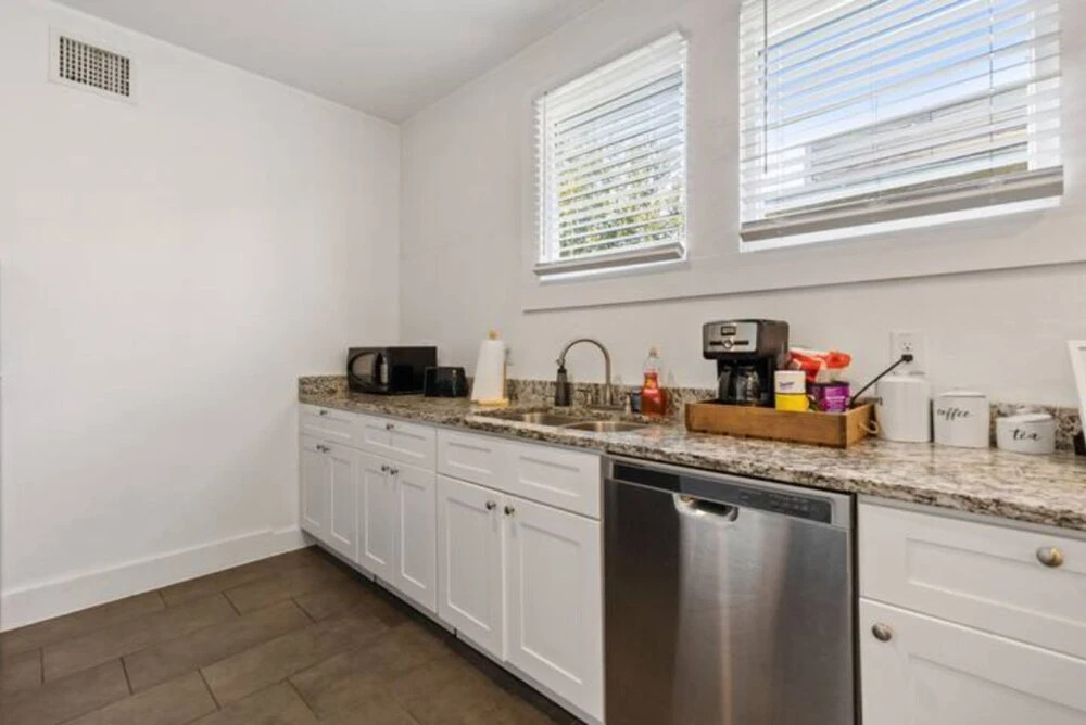Impressive Cozy Historic 2BR Apt 202 Near Downtown