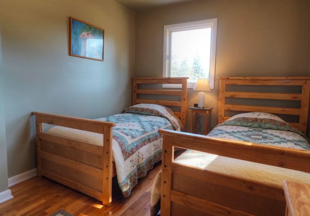 The Lake House - 3 Br Home
