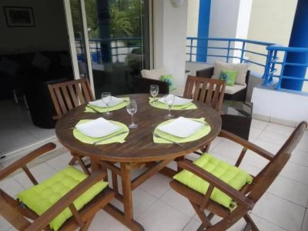 Modern one Bedroomed Apartment Just off the Cannes Seafront With a Terrace and Pool Access - 1753